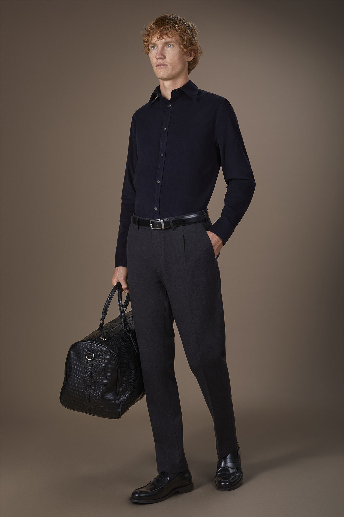 Camicia uomo casual 100% cotone tessuto velluto 1000 righe tinta unita image number 1