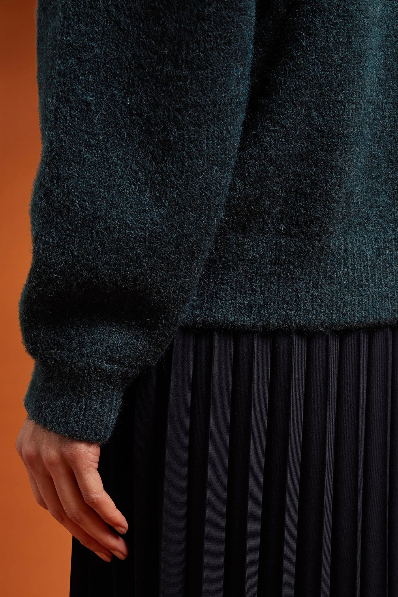 Cardigan donna in maglia con scollo a v regular fit image number 3