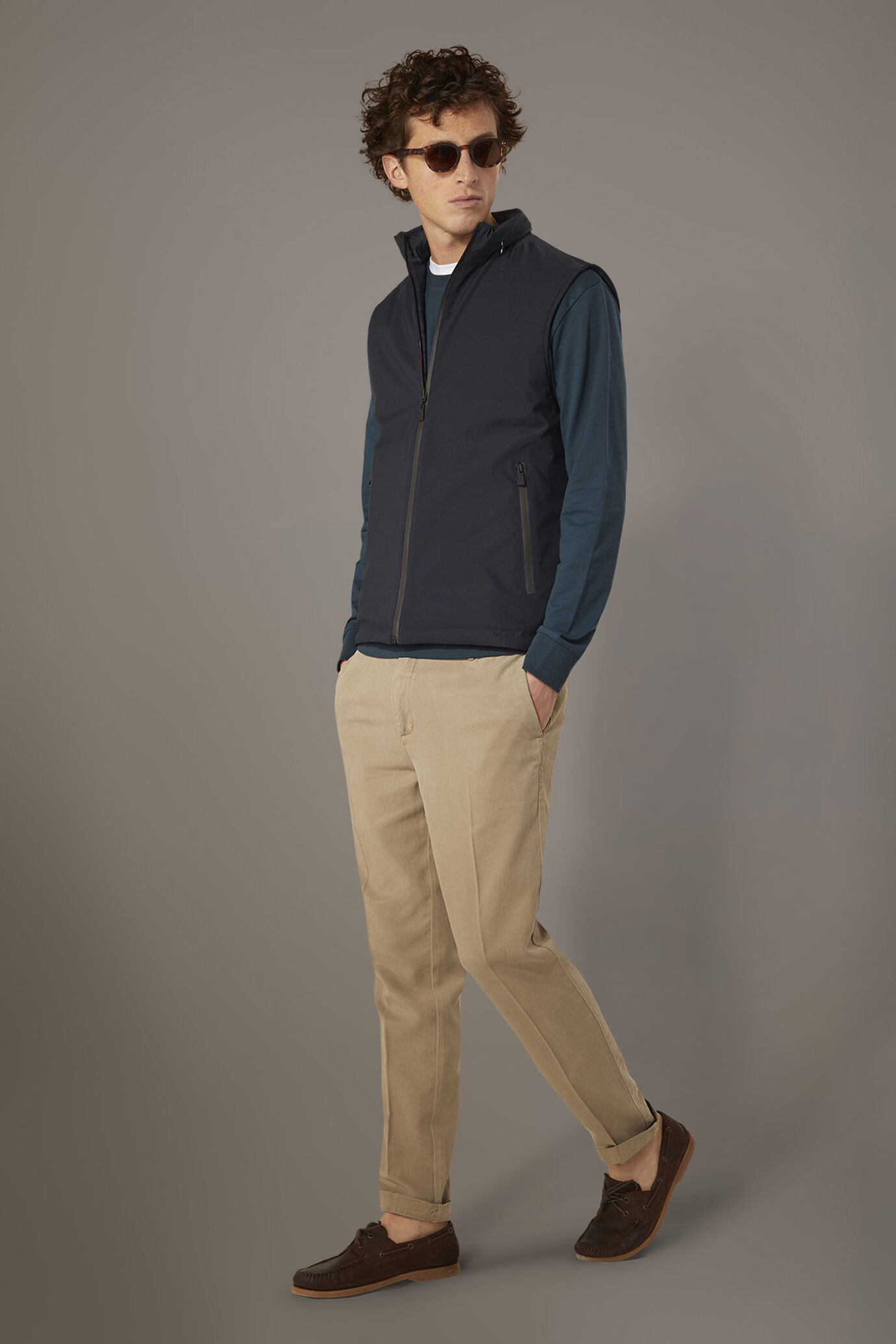 Smanicato reversibile con cappuccio antipioggia image number 0