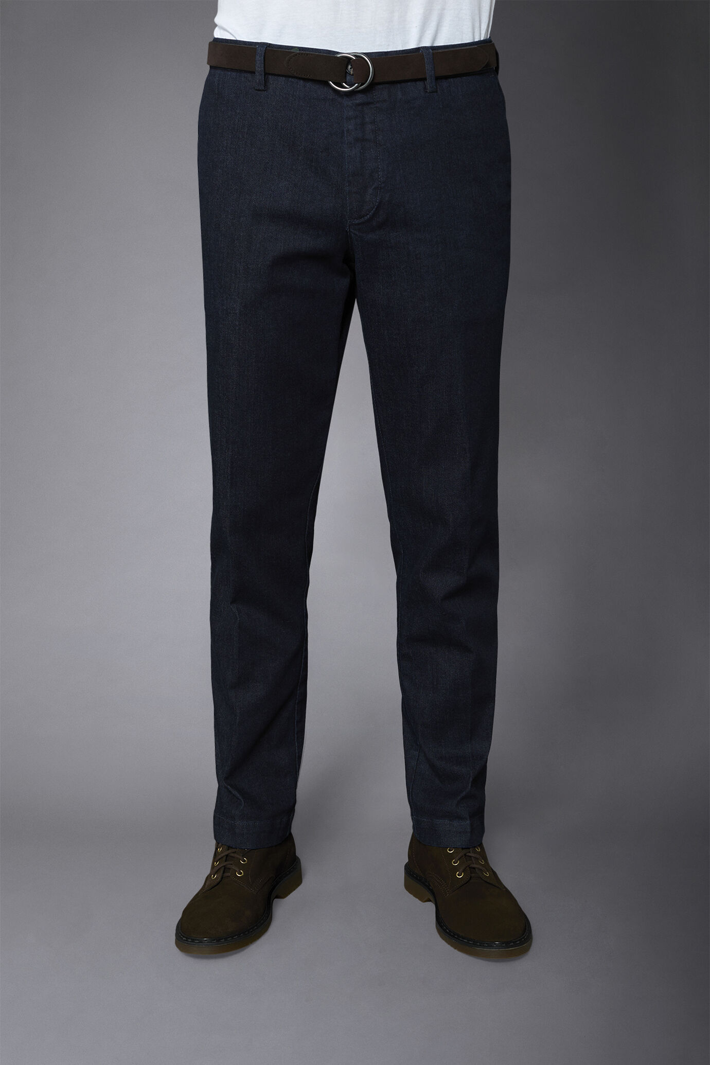 Pantalone chino uomo tessuto denim leggermente elasticizzato regular fit image number 3