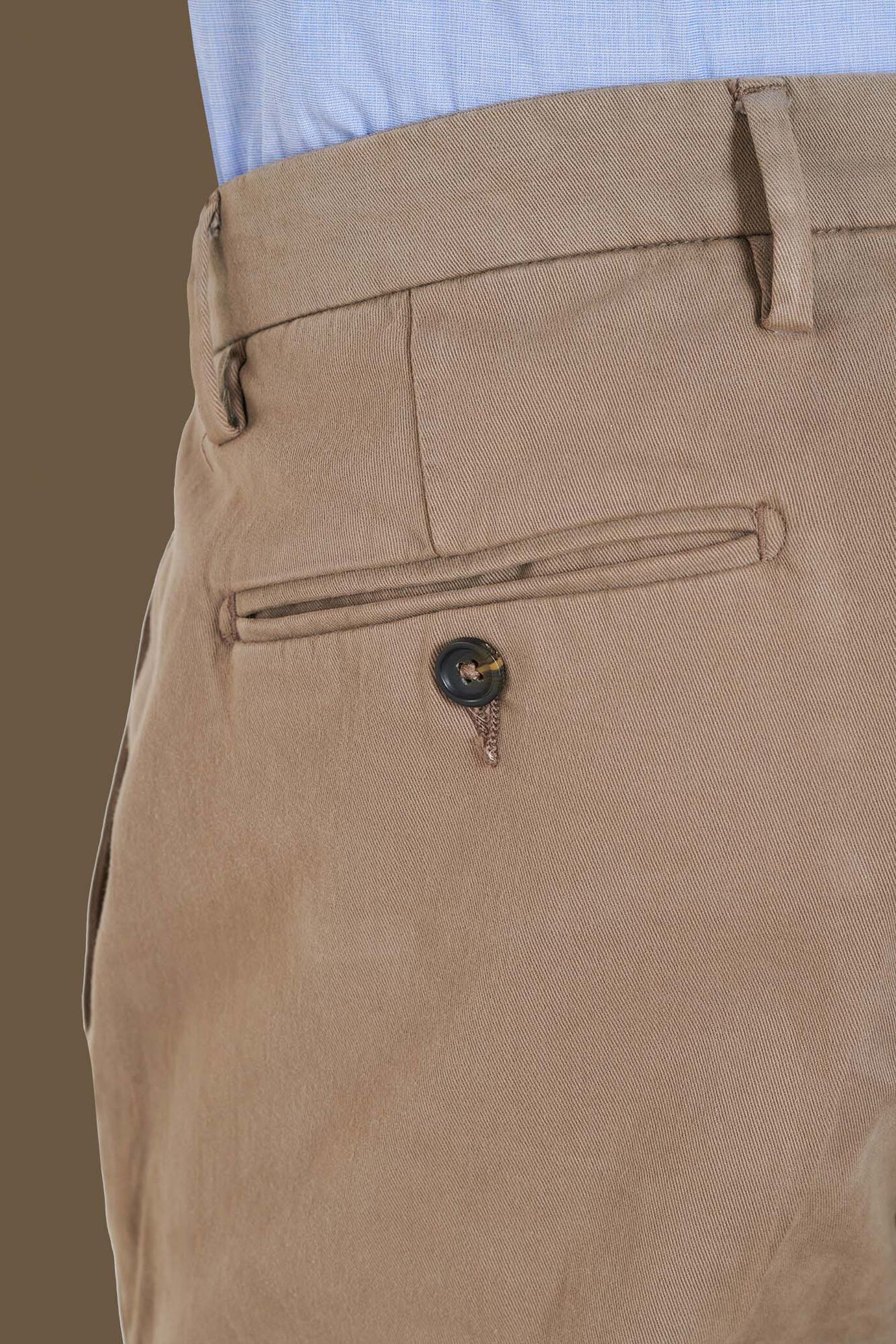 Pantalone classico chino twill elasticizzato image number 3