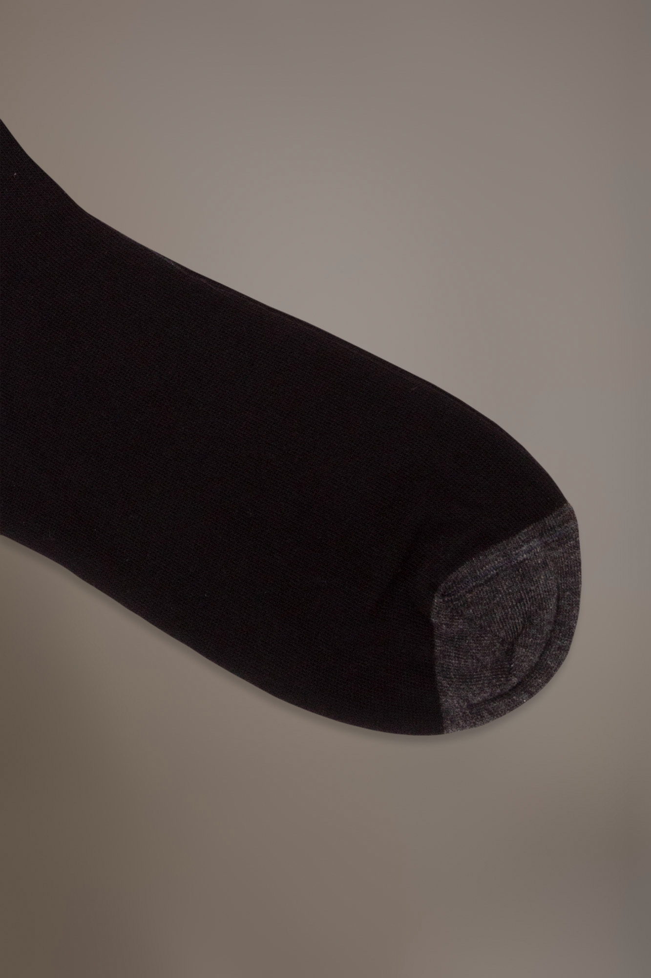 Long solid color socks in stockinette stitch made in Italy image number null