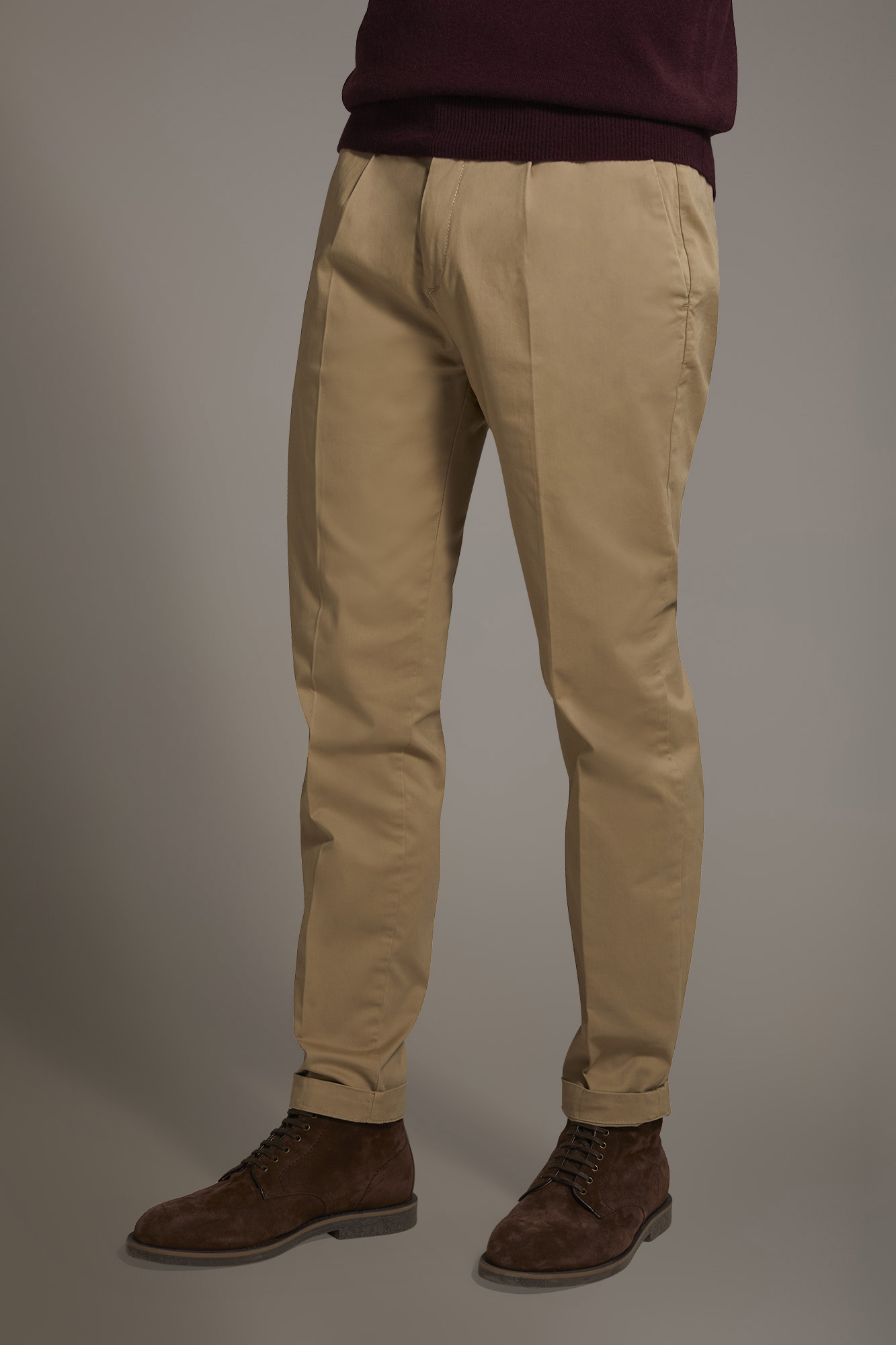 Pantalone chino con pinces singola image number null