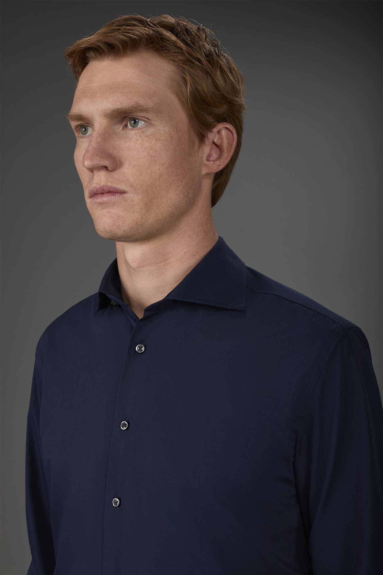 Camicia classica collo francese uomo tinta unita image number null