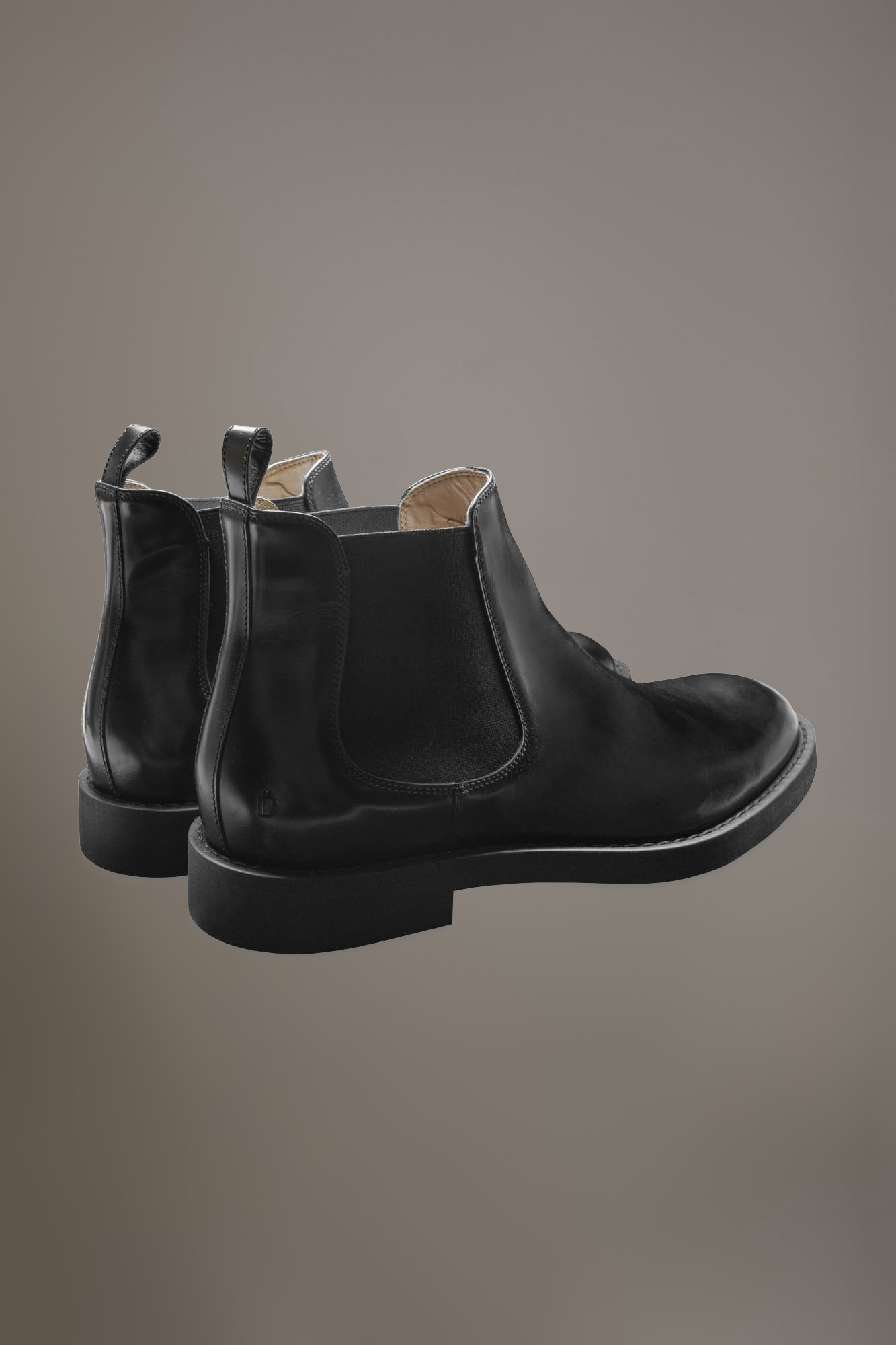 100% brushed leather chelsea boots with rubber sole image number null