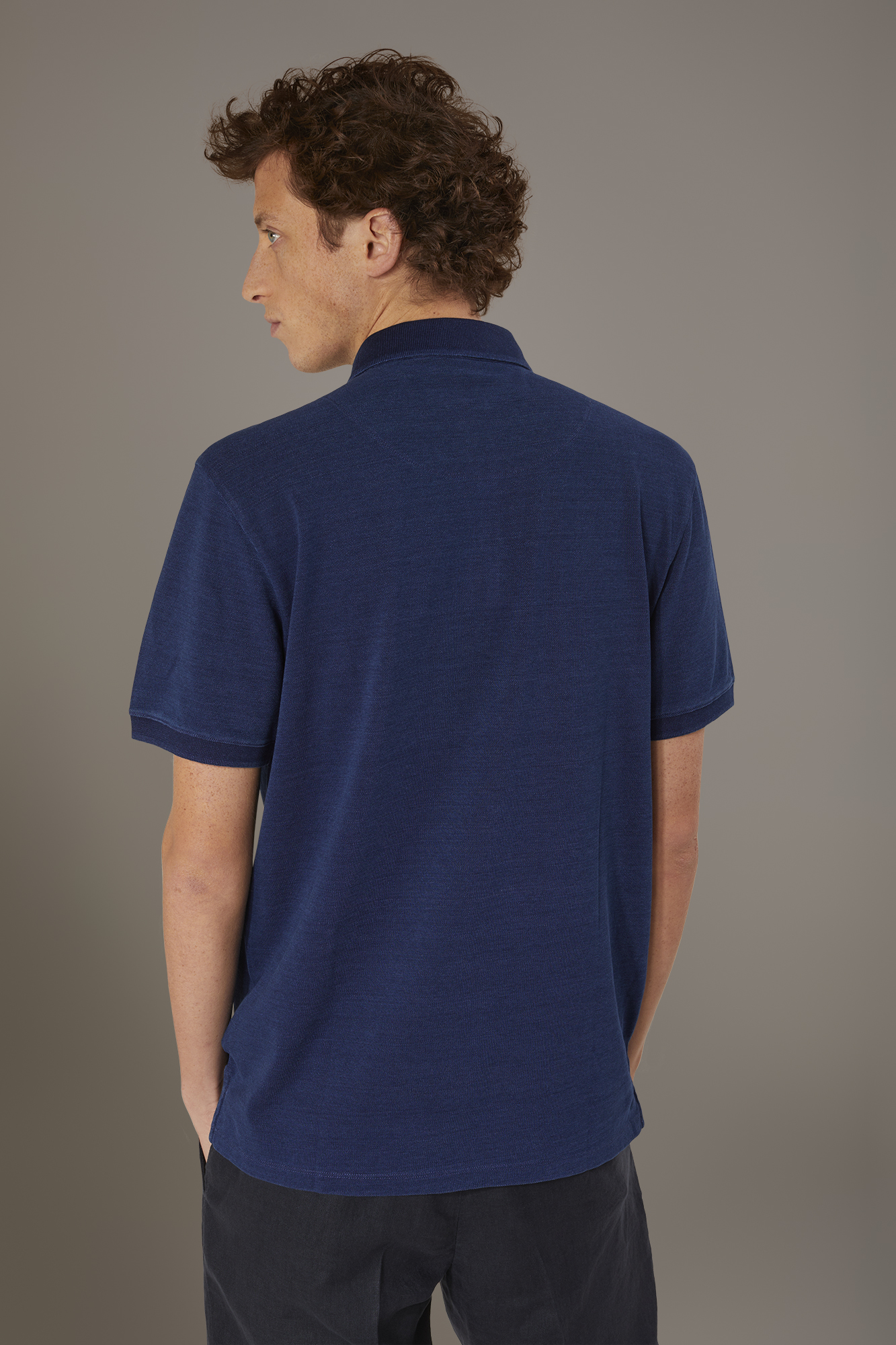 Kurzärmeliges Poloshirt aus 100% Baumwolle mit Denim-Effekt image number null