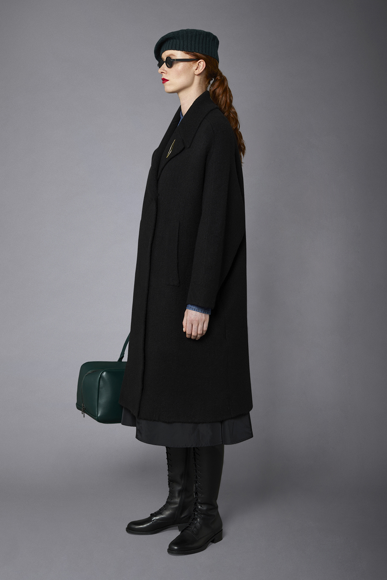 Women's oversized coat in soft wool-blend knit image number null