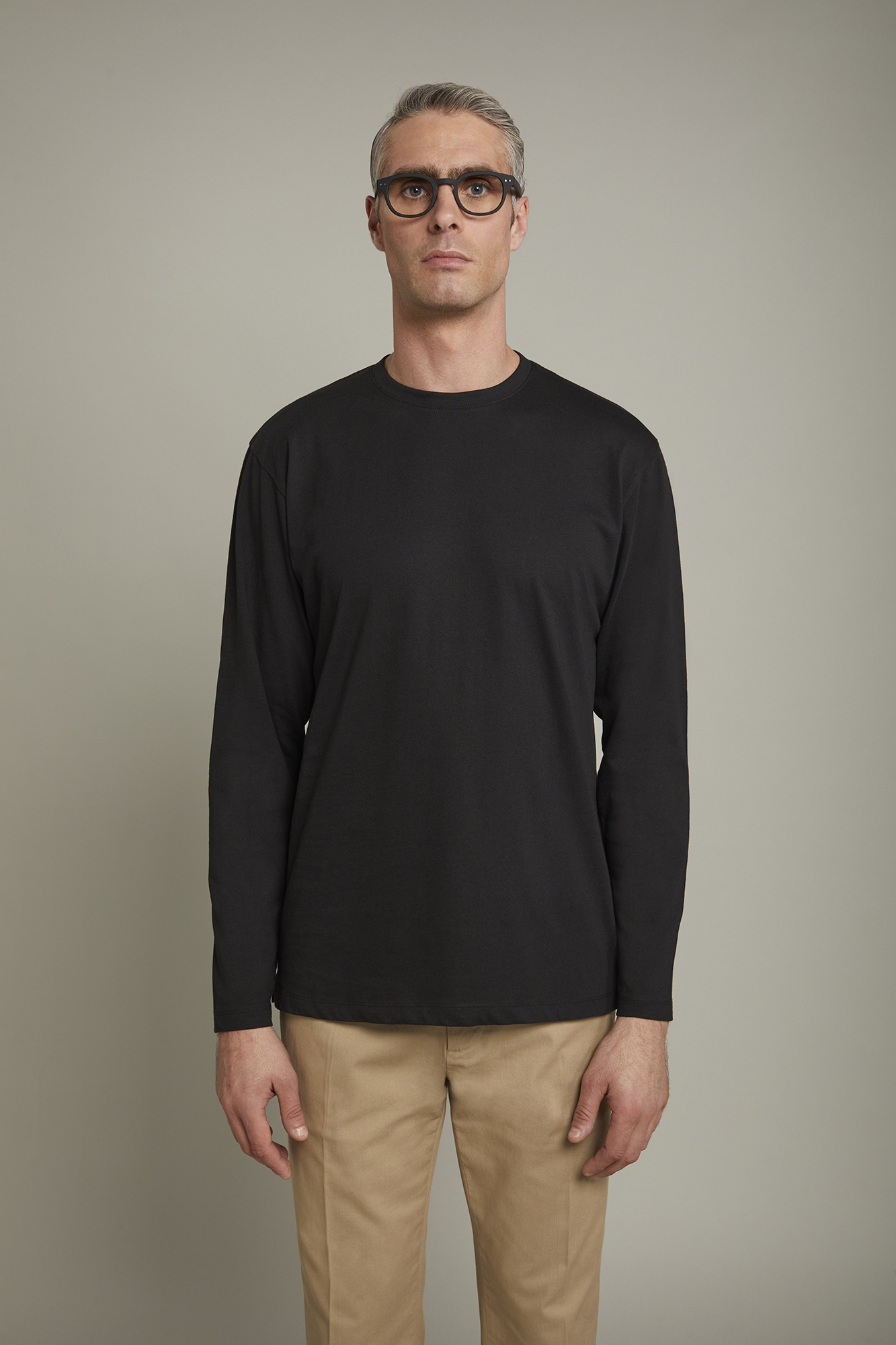 Herren-T-Shirt mit Rundhalsausschnitt und langen Ärmeln aus 100 % Baumwolle in normaler Passform image number null