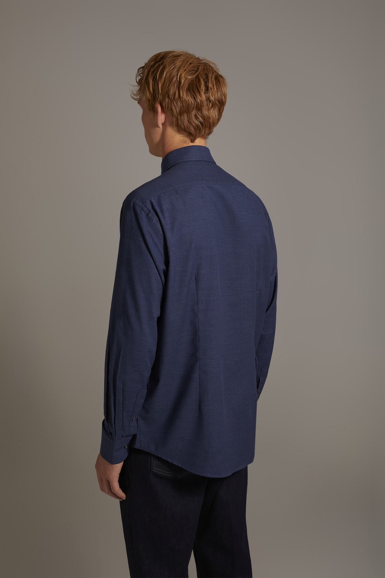 Camicia casual collo francese comfort fit tessuto spigato tinto filo melange image number null