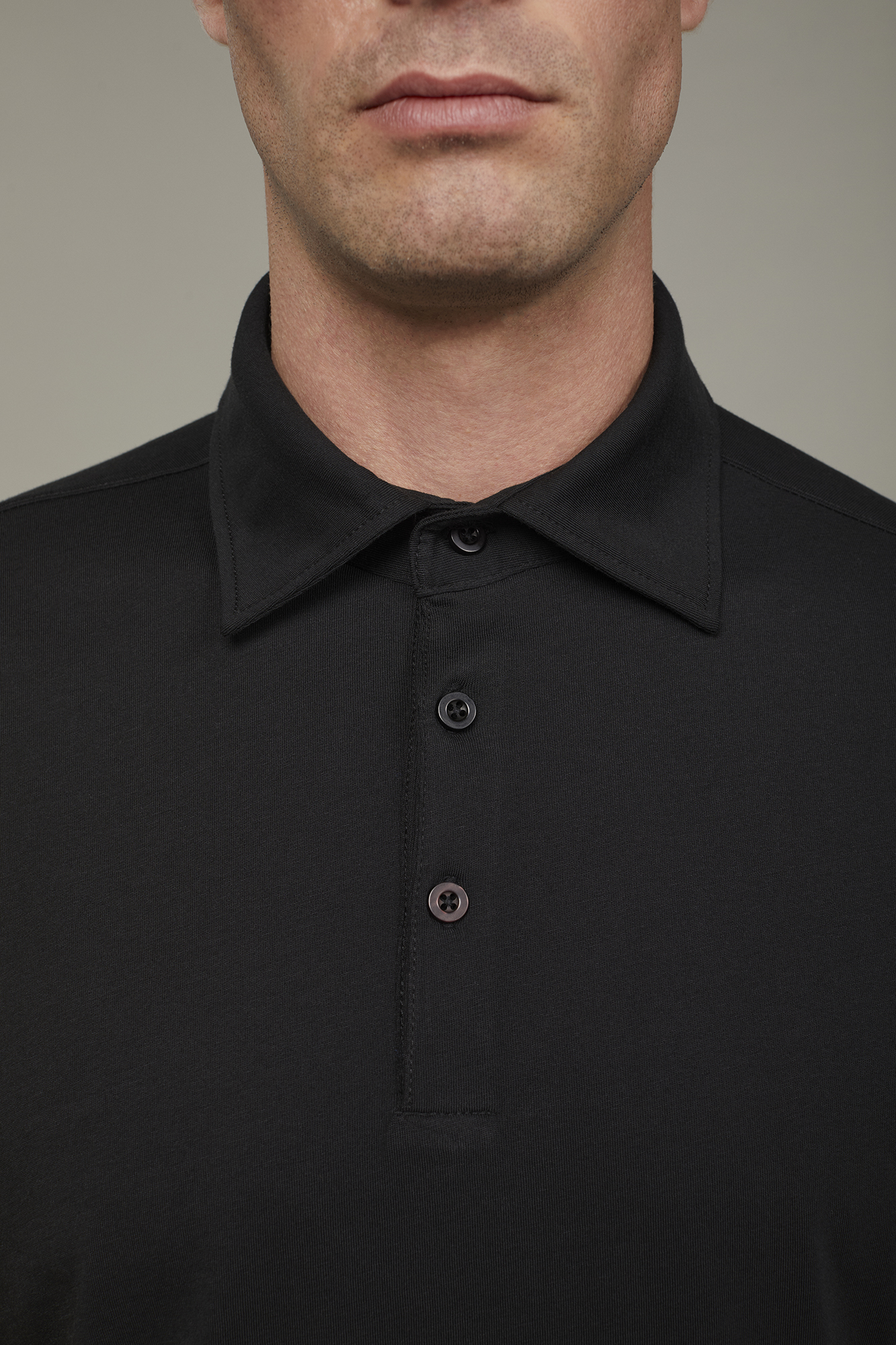Kurzärmeliges Herren-Poloshirt aus 100 % Supima-Baumwolle in normaler Passform image number null