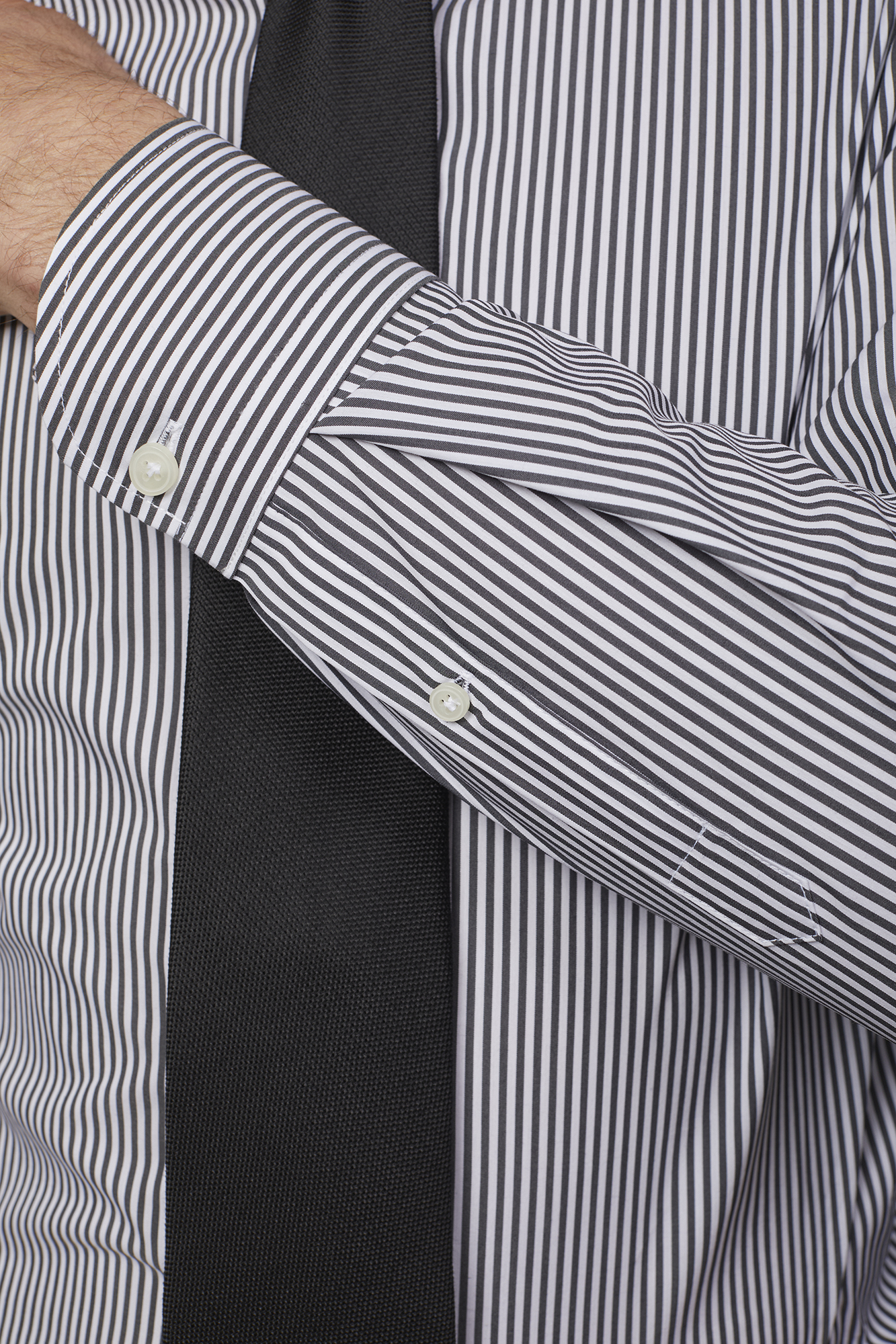 Chemise technique homme à col classique en tissu nylon imprimé à rayures coupe régulière image number null