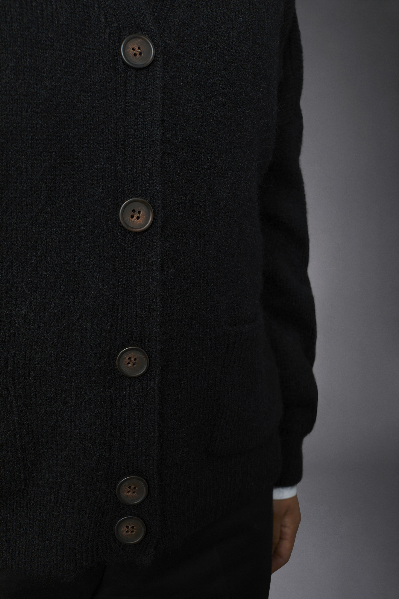 Women's wool-blend V-neck cardigan image number null