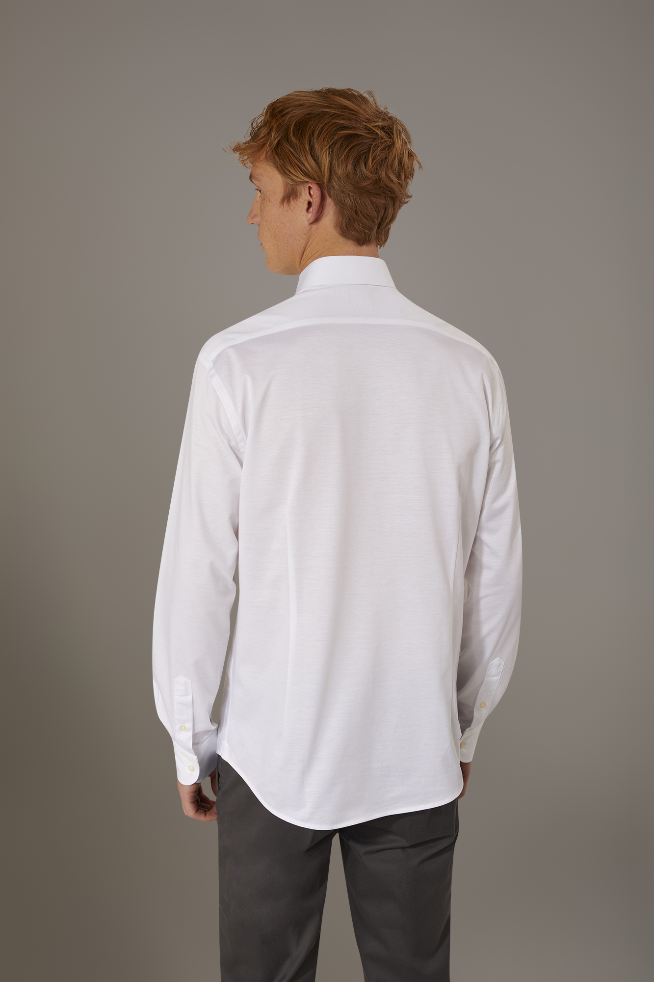 Camicia classica lavata con collo francese comfort fit tessuto jersey image number null