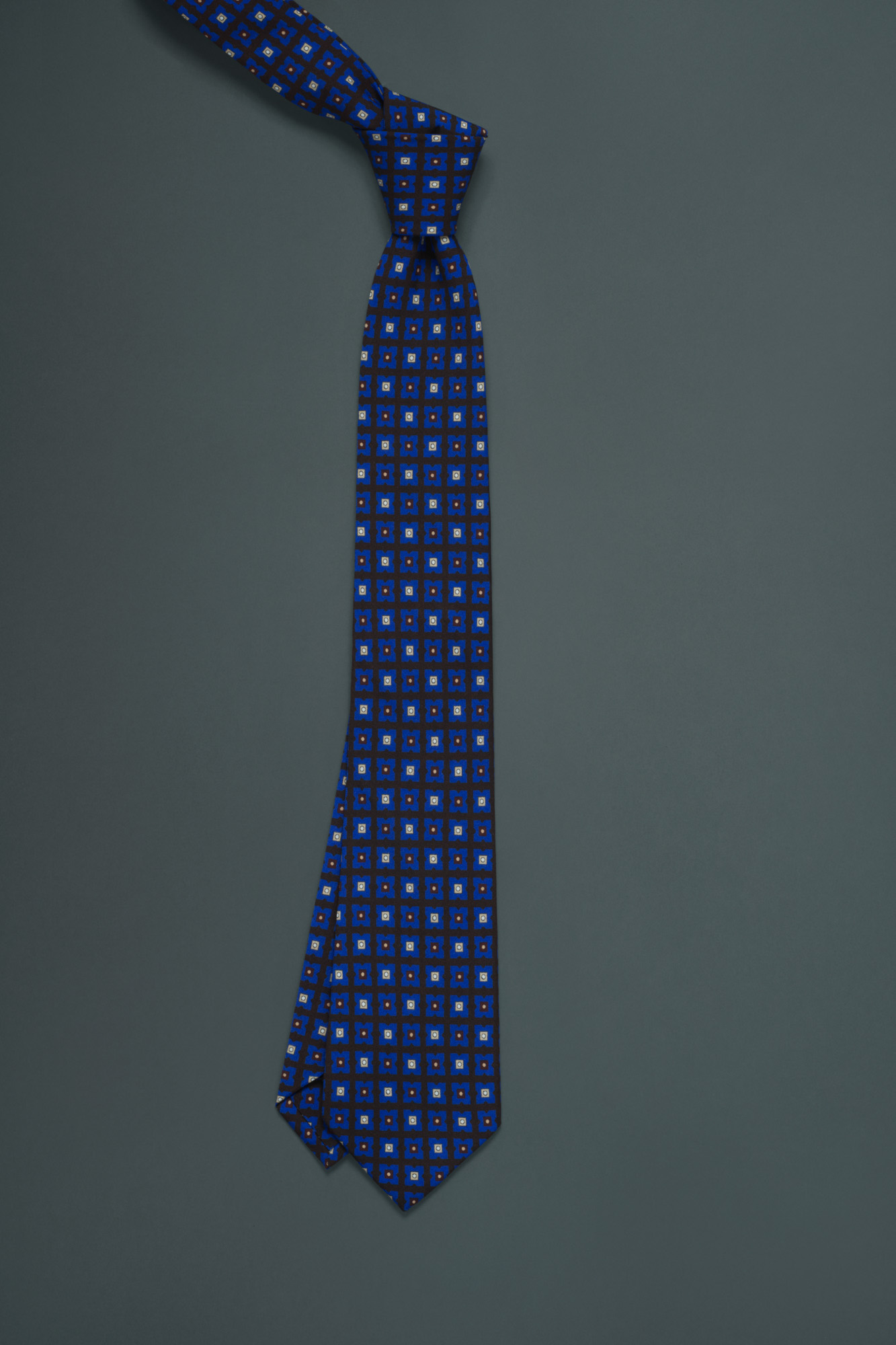 Floral patterned tie image number null