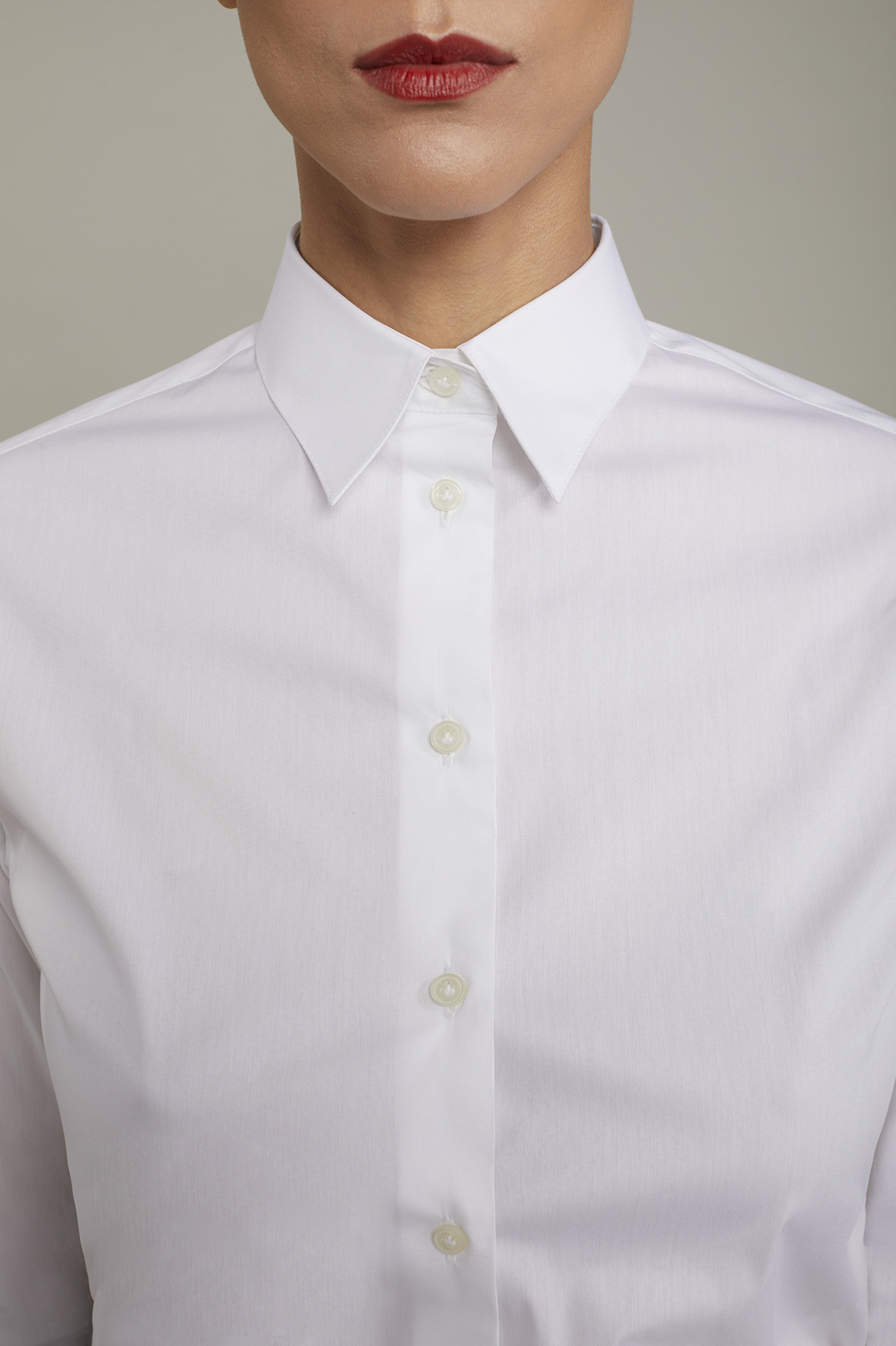 Klassisches einfarbiges Hemd aus Stretch-Baumwolle für Damen image number null