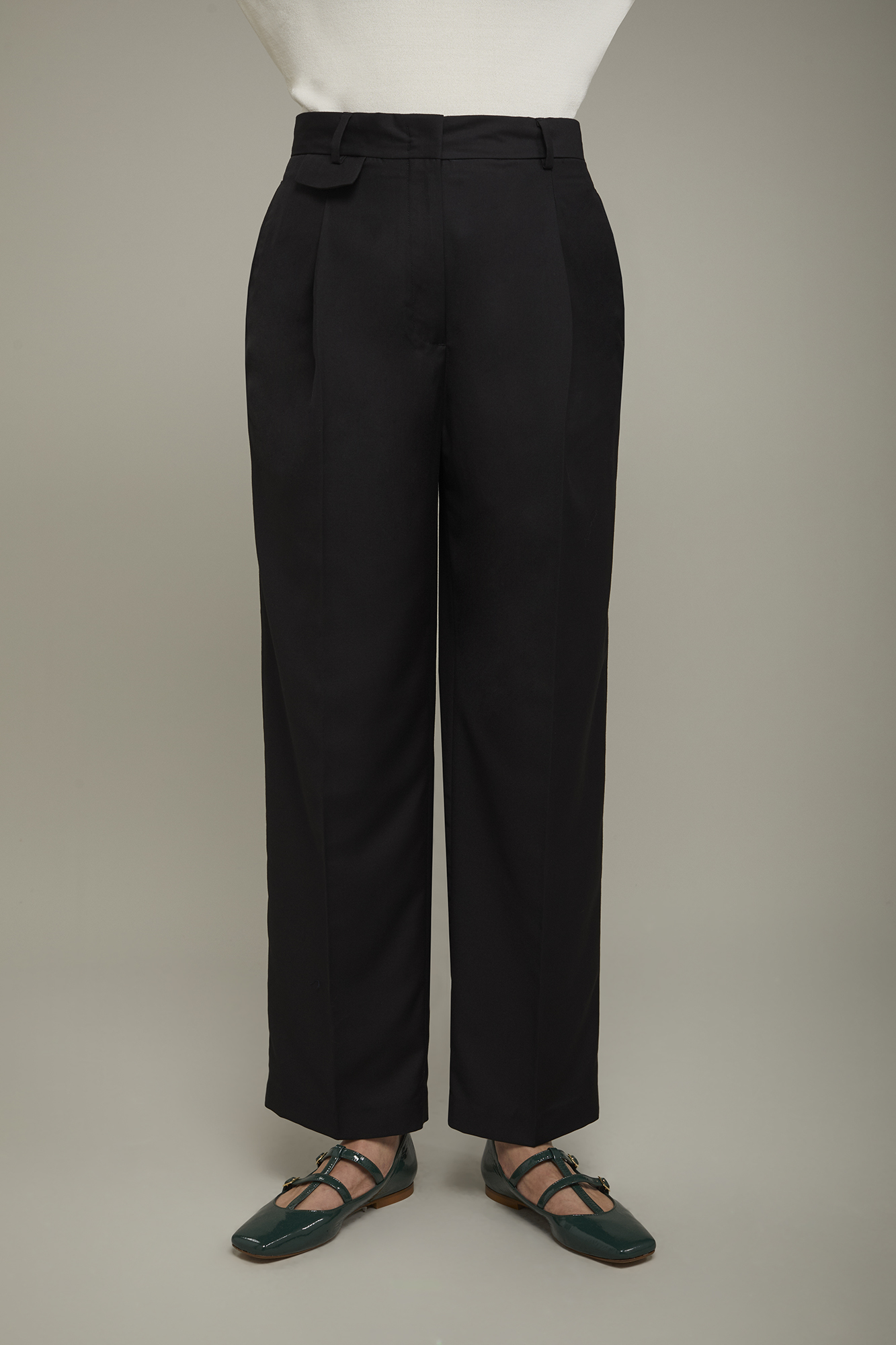 Pantalon uni avec côtés élastiques image number null