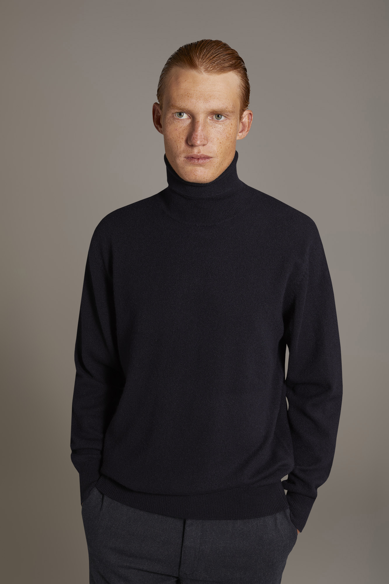 Maglia collo alto 100% cachemire image number null