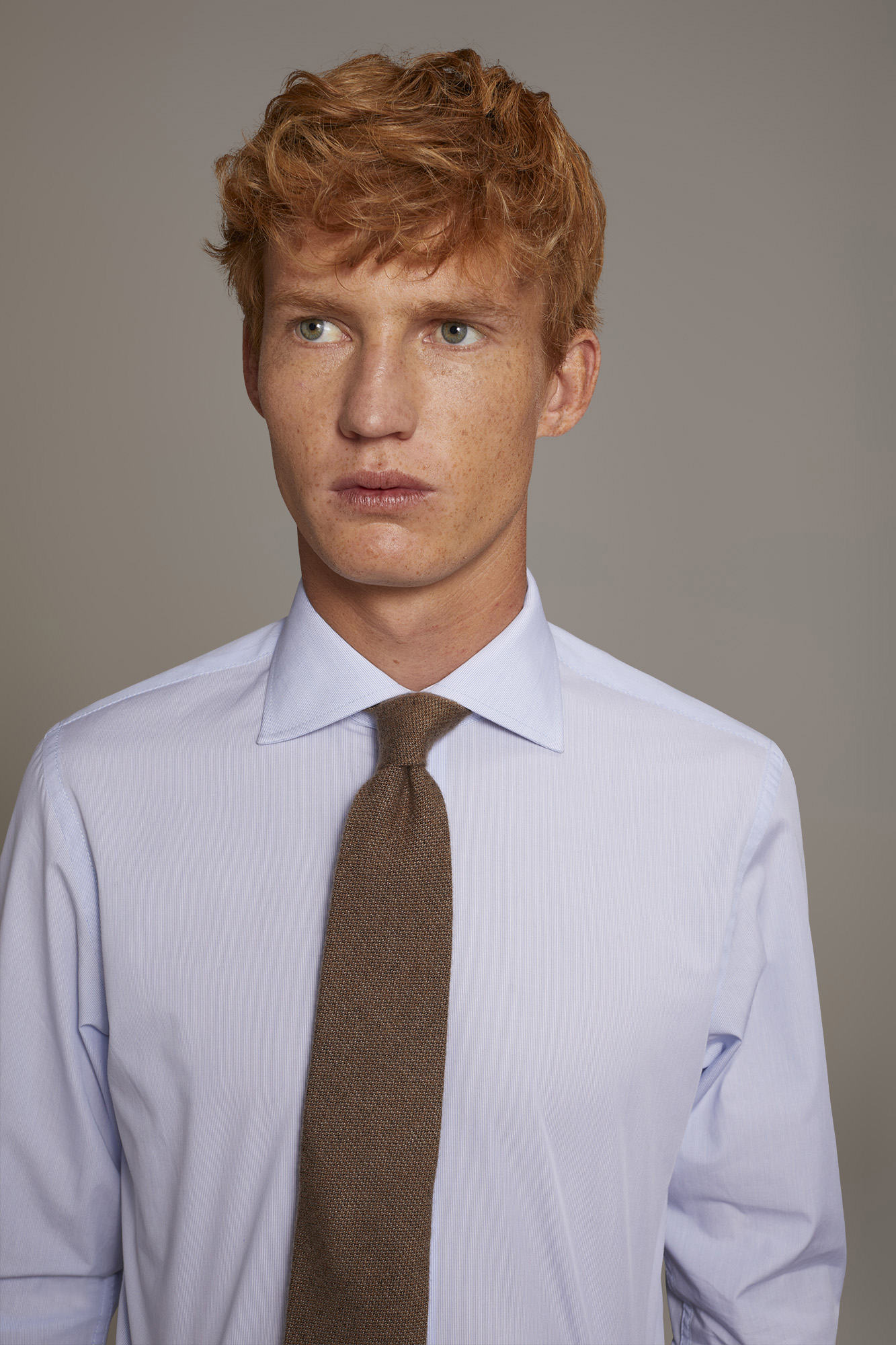 Camicia classica collo francese slim fit tessuto tinto filo rigato image number null