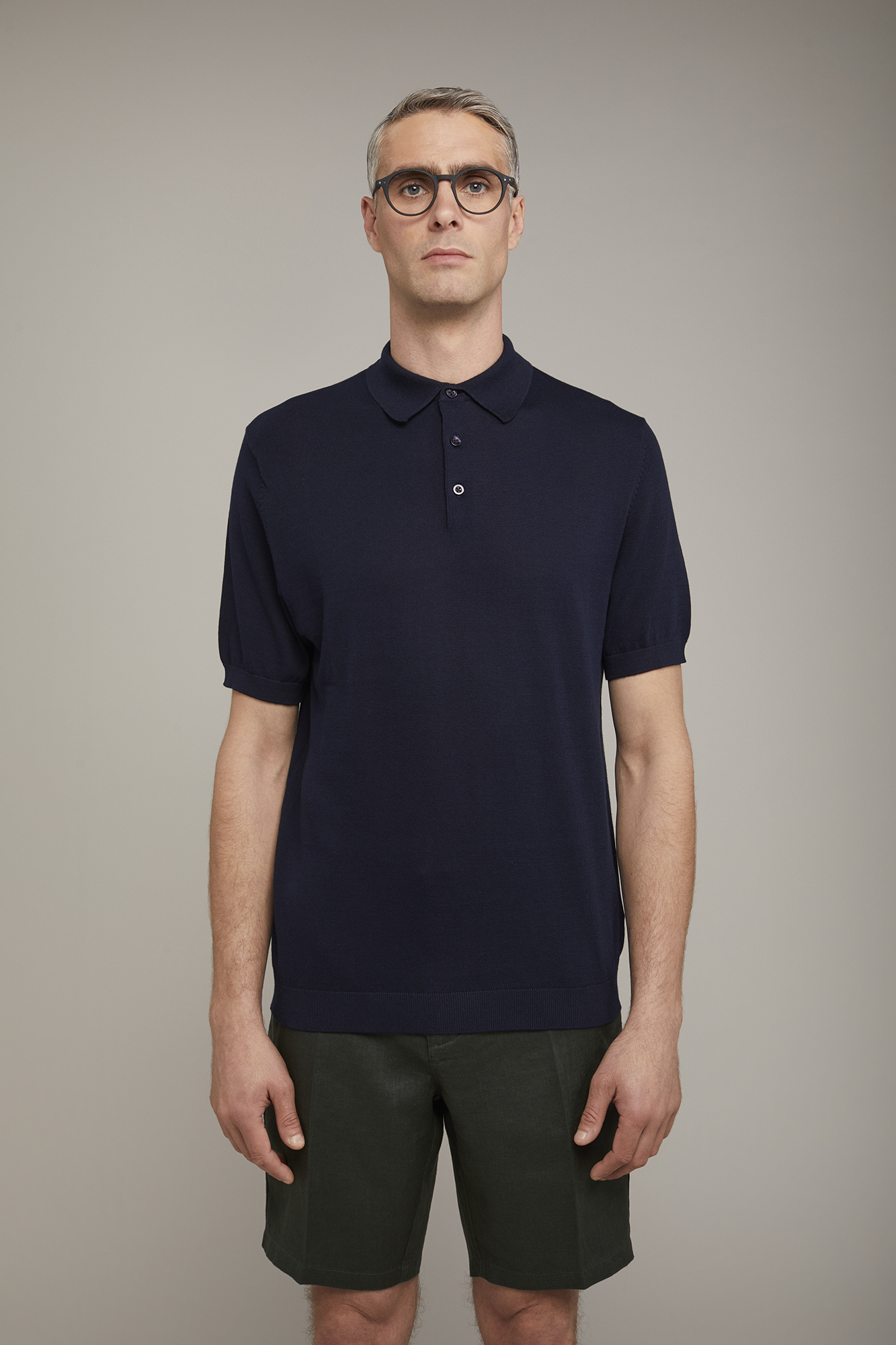 Herren-Poloshirt aus 100 % Baumwolle mit kurzen Ärmeln in normaler Passform image number null