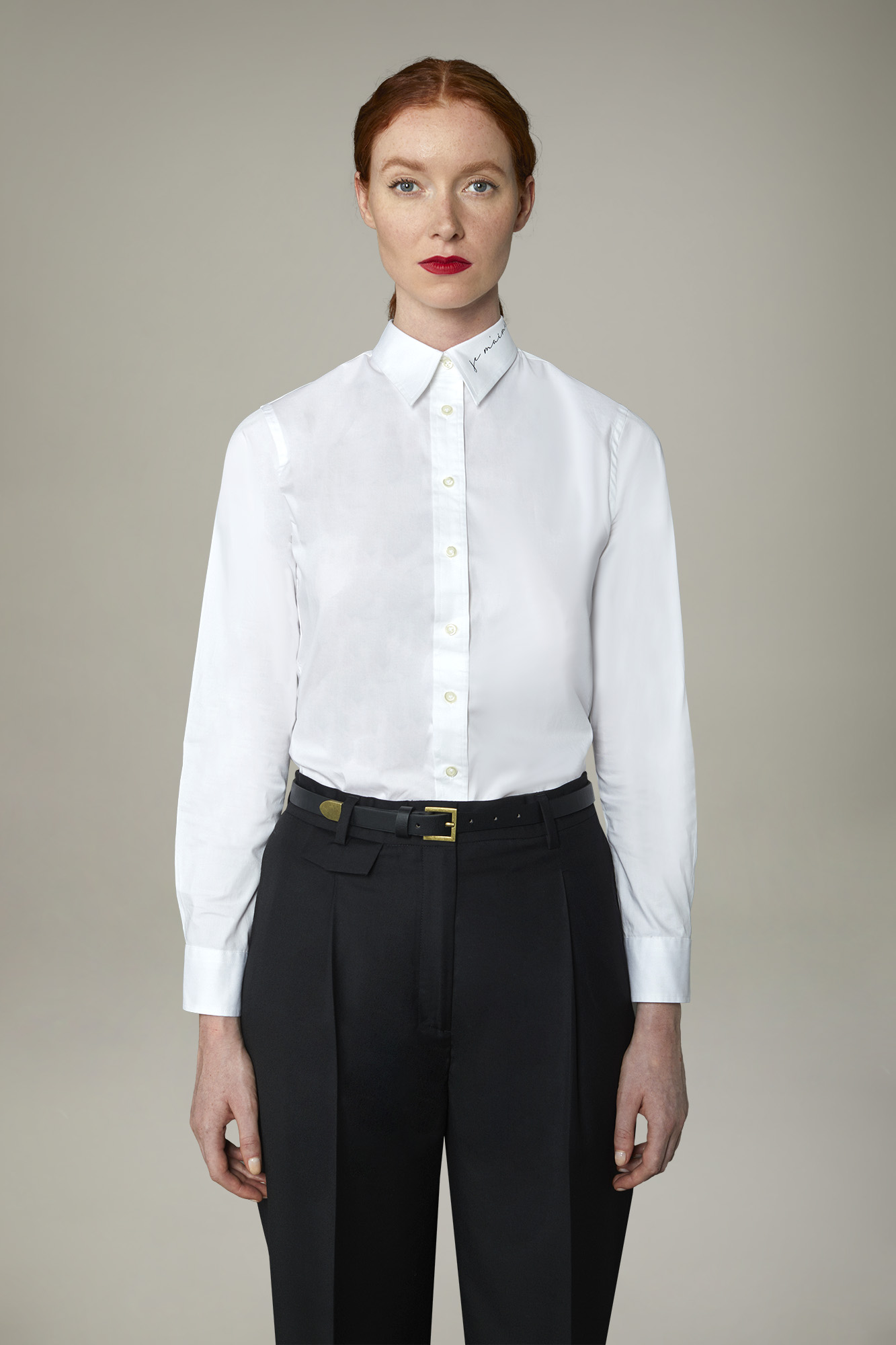 Camicia donna in cotone elasticizzato con stampa sul colletto image number null
