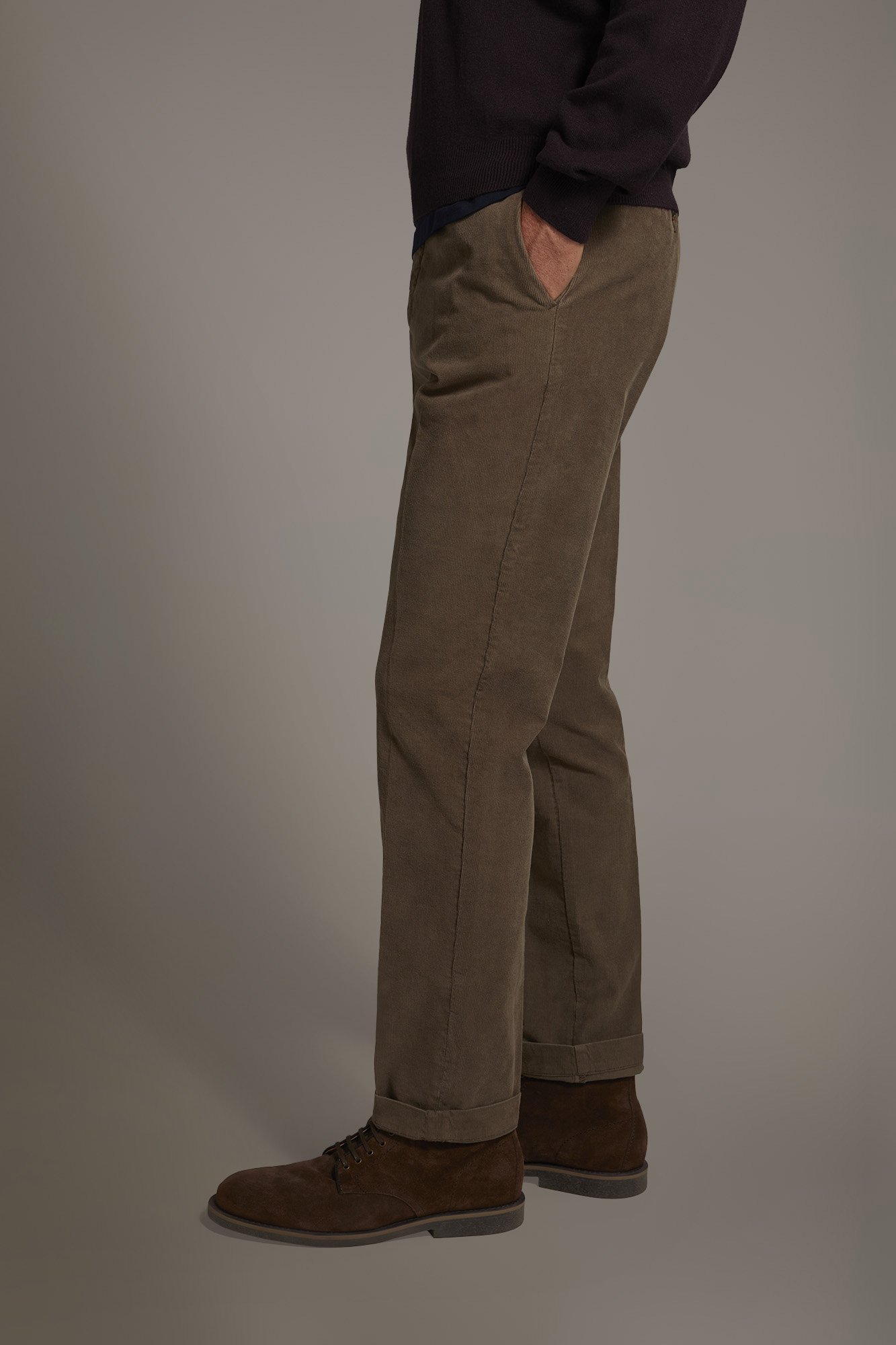 Pantalone chino regular fit tessuto velluto a coste image number 3