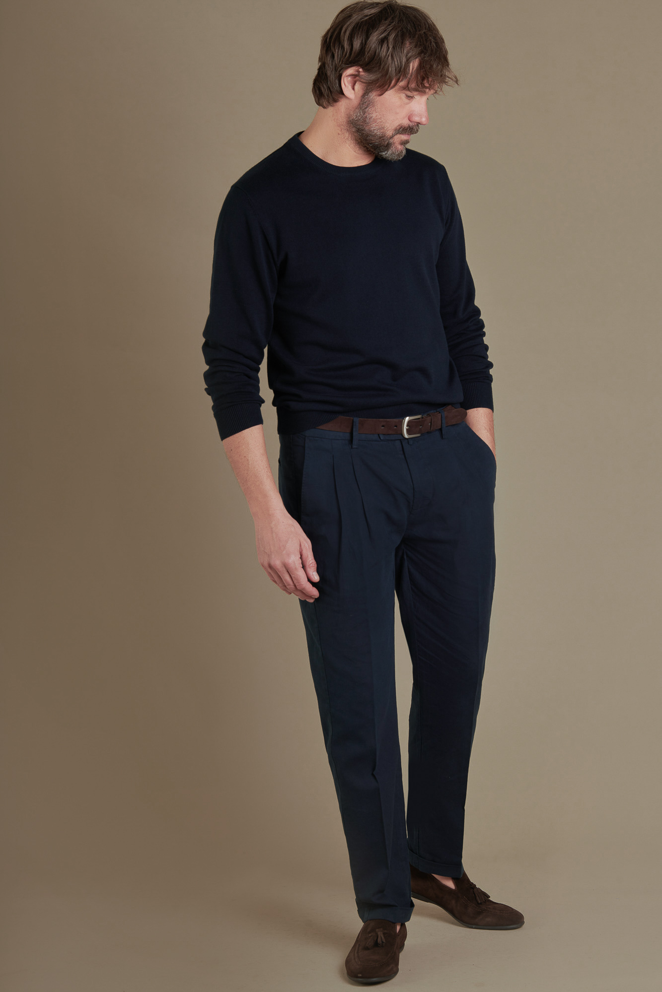 Pantalone uomo chino misto lino con doppia pinces image number null