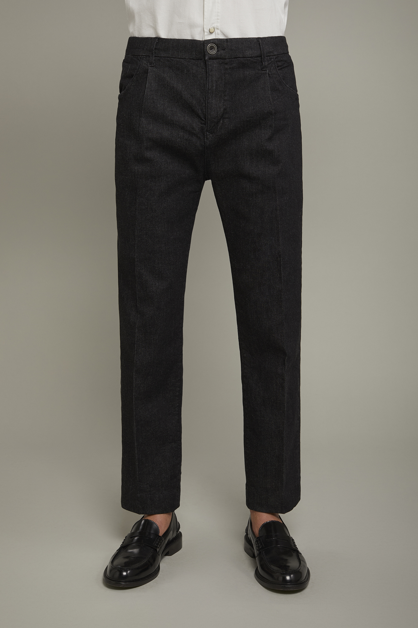 Pantalone uomo con piccola pince tessuto in denim regular fit image number null