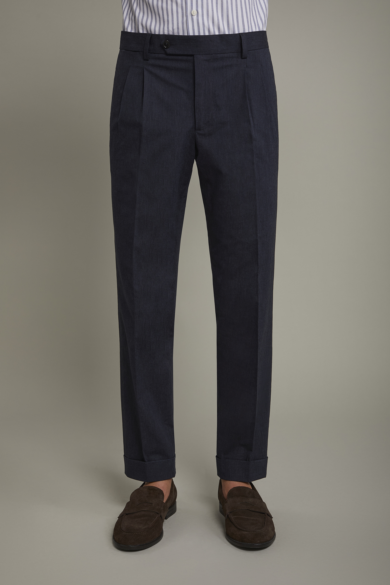Pantalone classico uomo con doppia pince tessuto con effetto fiammato regular fit image number null