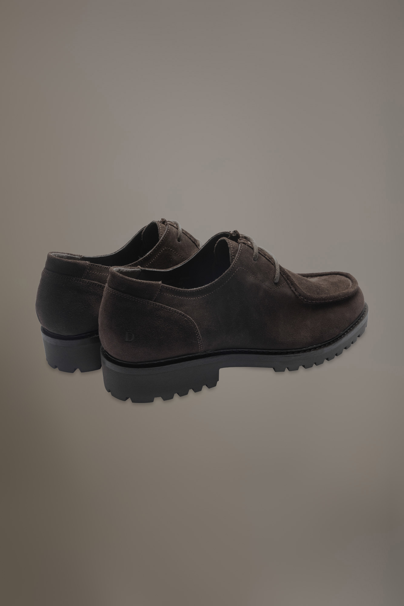 Scarpa ranger 100% pelle scamosciata con suola a carrarmato in gomma image number null