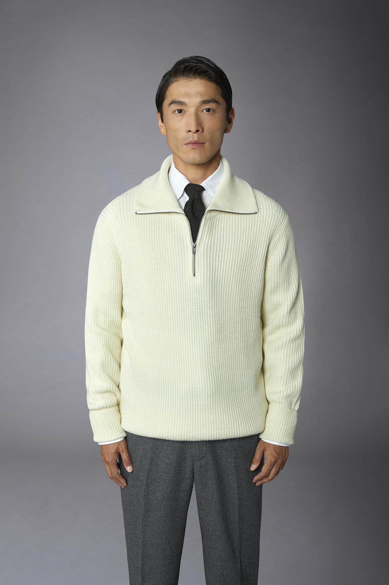 Pullover aus einer Wollmischung mit Reißverschluss und englischem Rippenstrick in normaler Passform image number null
