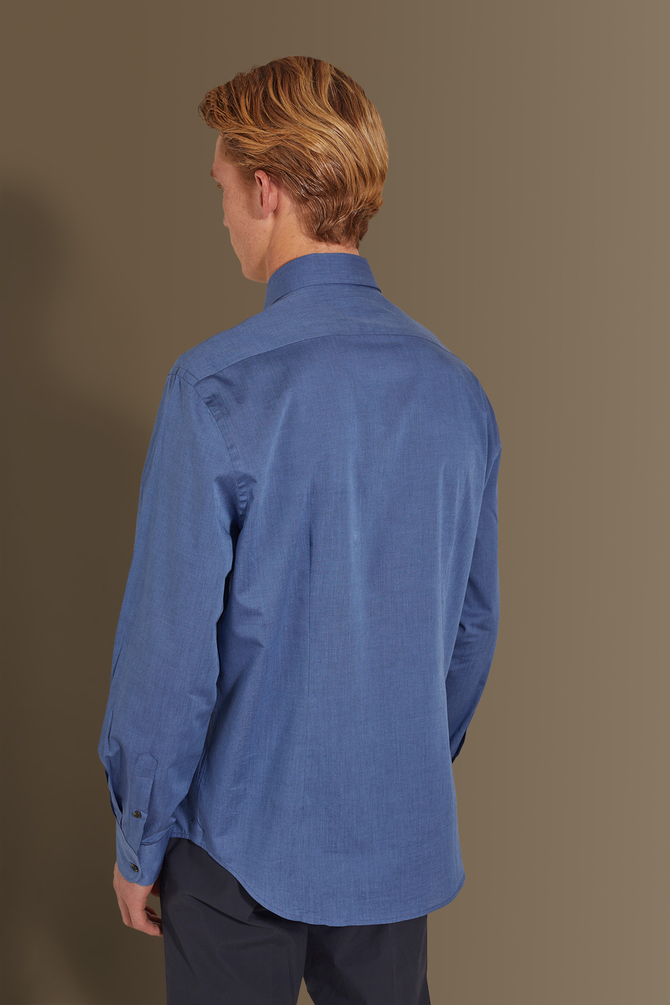 Camicia casual collo francese uomo tessuto chambray image number null