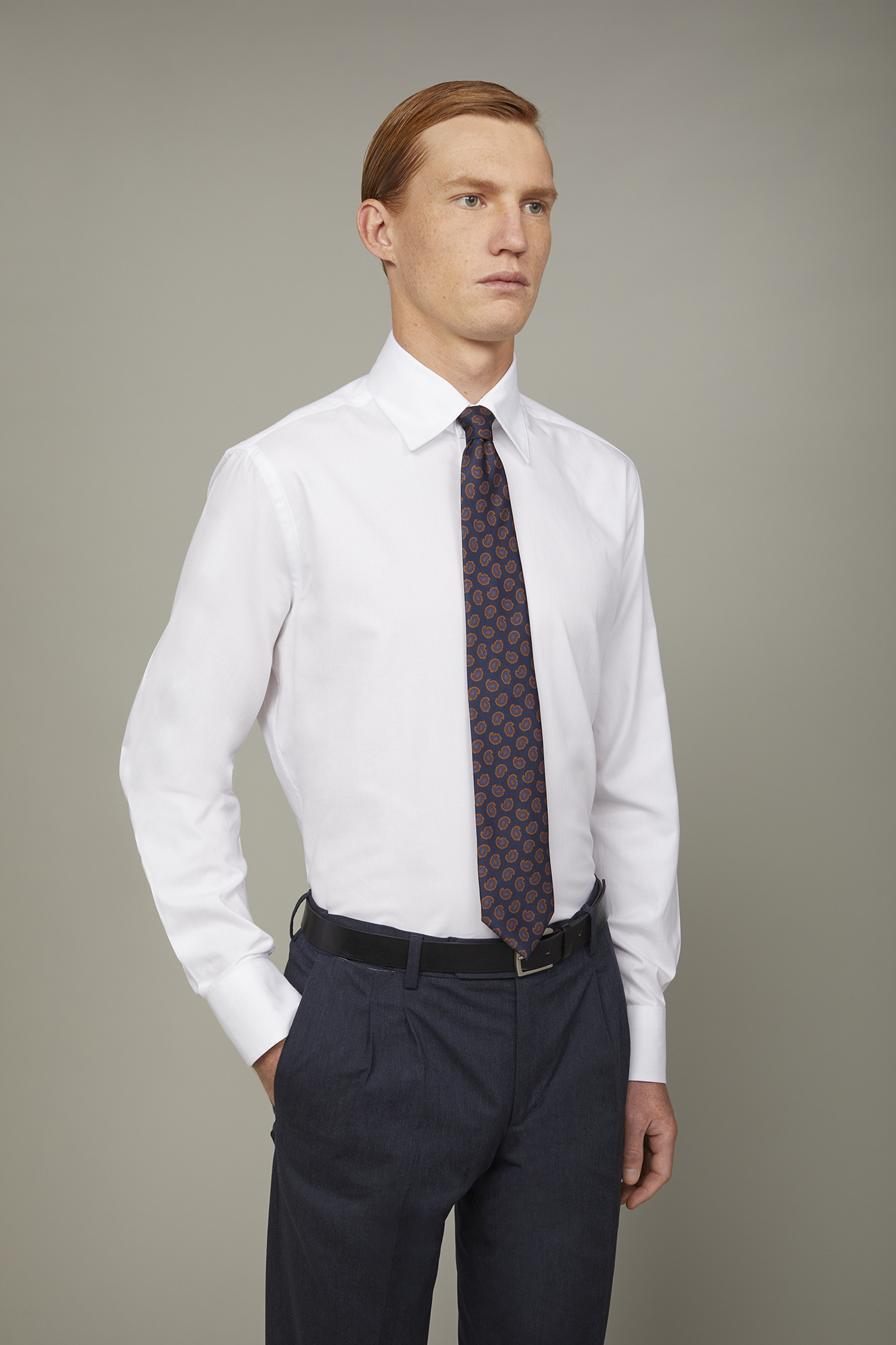 Men's shirt classic collar 100% cotton herringbone fabric plain regular fit image number null