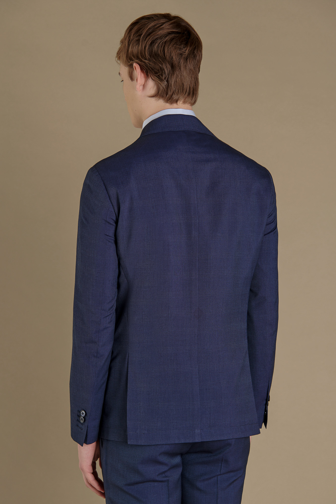 Abito monopetto uomo finestrato tono su tono pantalone con risvolto image number null