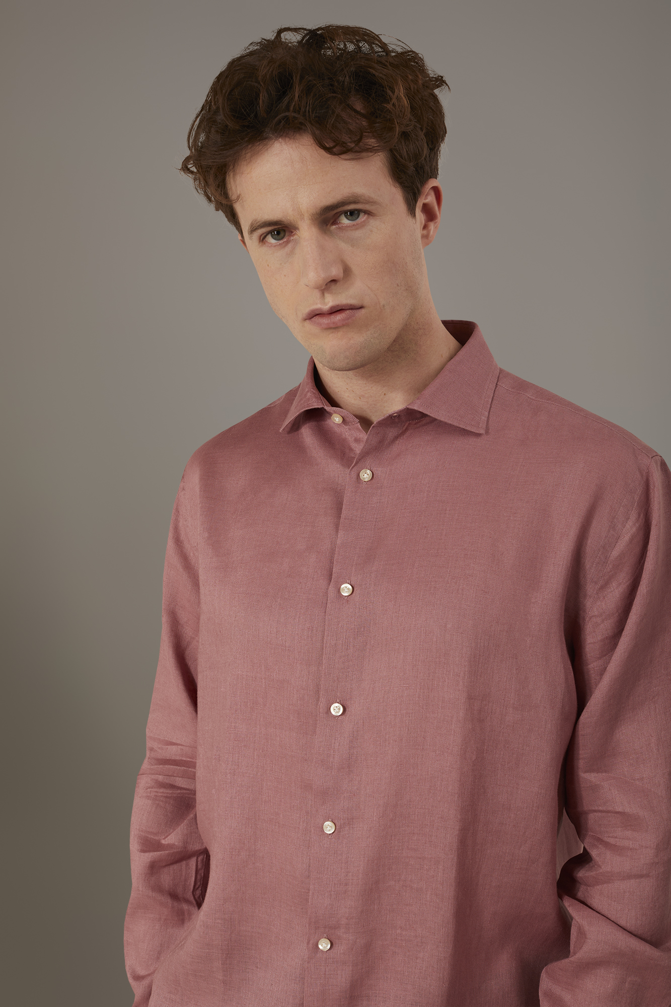 Camicia casual uomo collo francese 100% lino tinta unita image number null