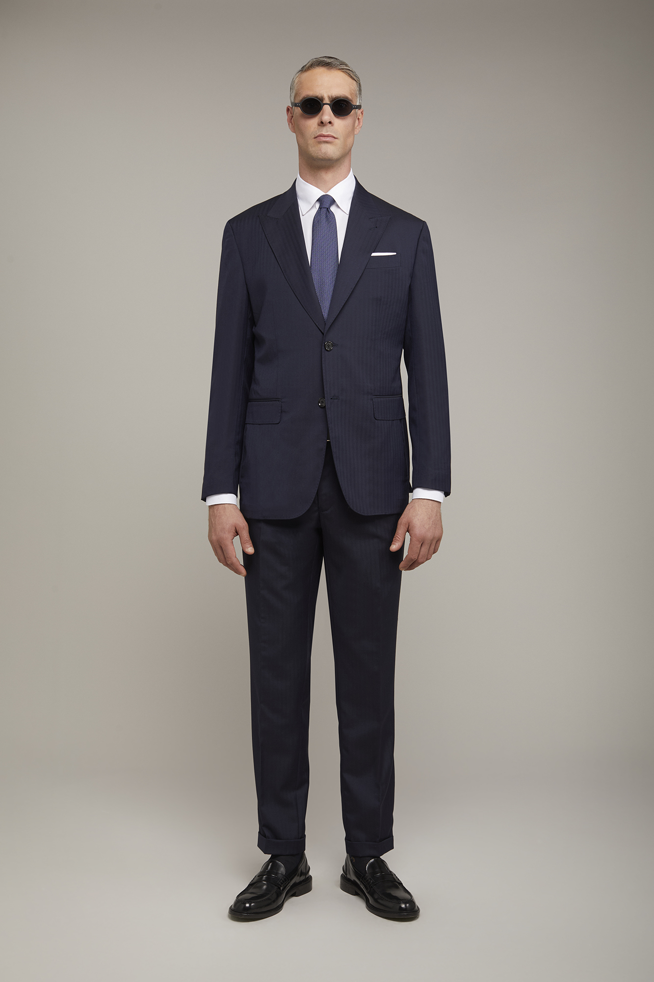 Men's single-breasted Wool Blend suit with herringbone pattern regular fit image number null