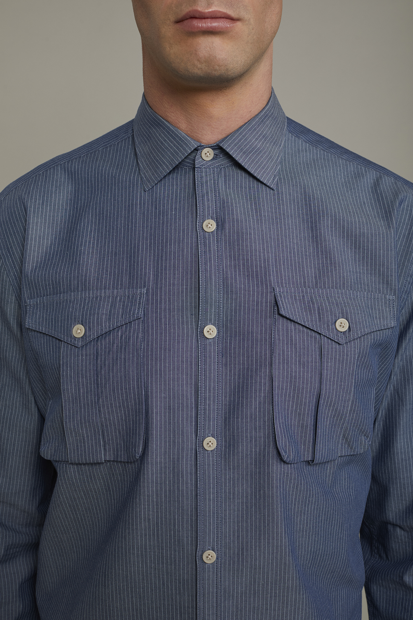 Men’s casual shirt with classic collar 100% cotton pinstriped fabric in denim comfort fit image number null