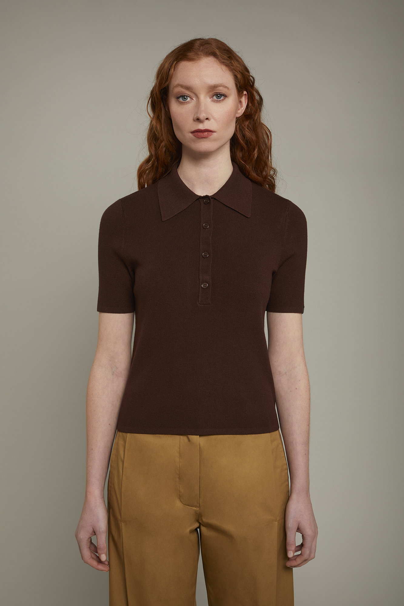 Women’s solid color polo shirt with short sleeve image number null