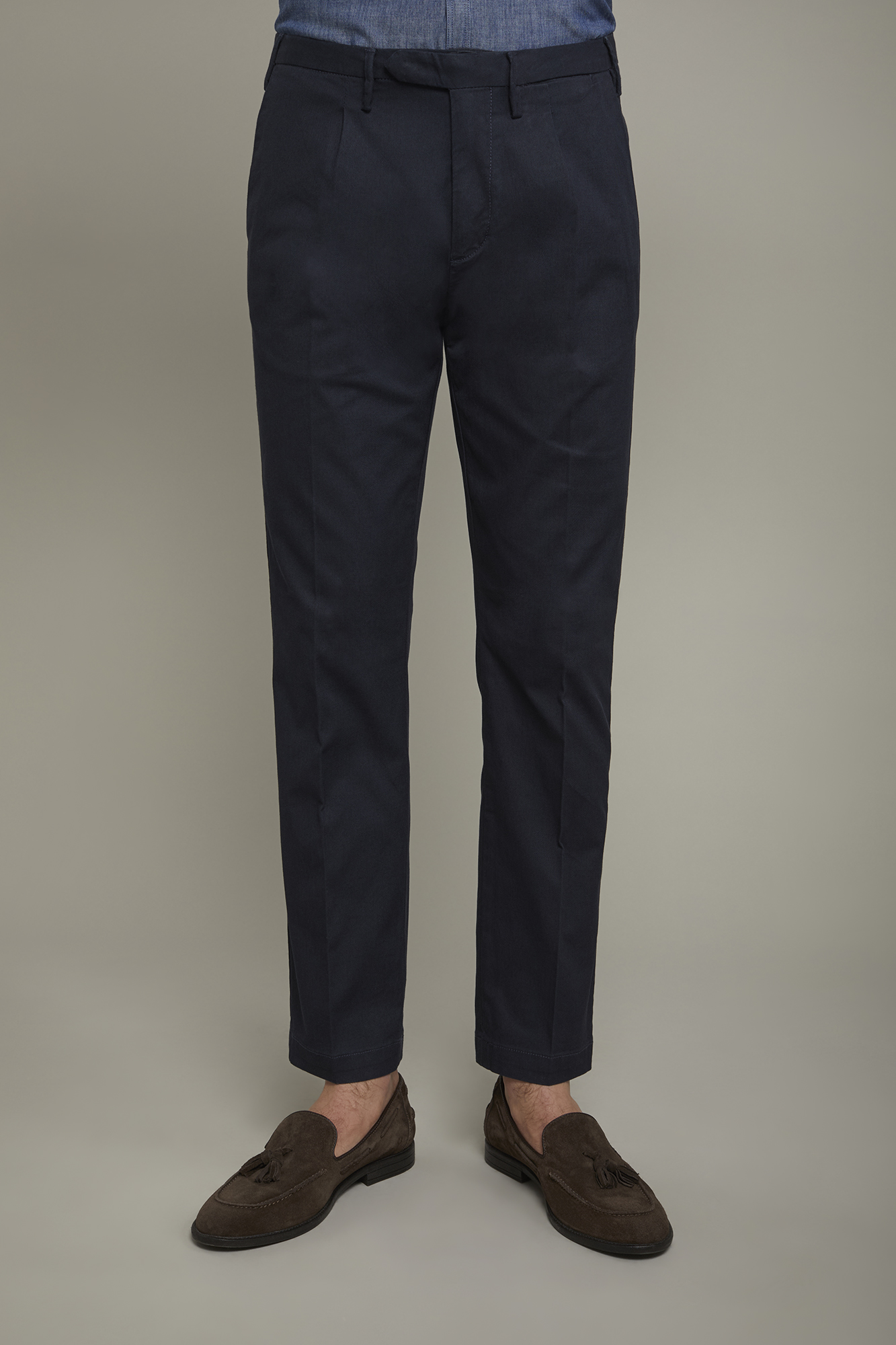Pantalone uomo classico con pinces tessuto armaturato comfort fit image number null