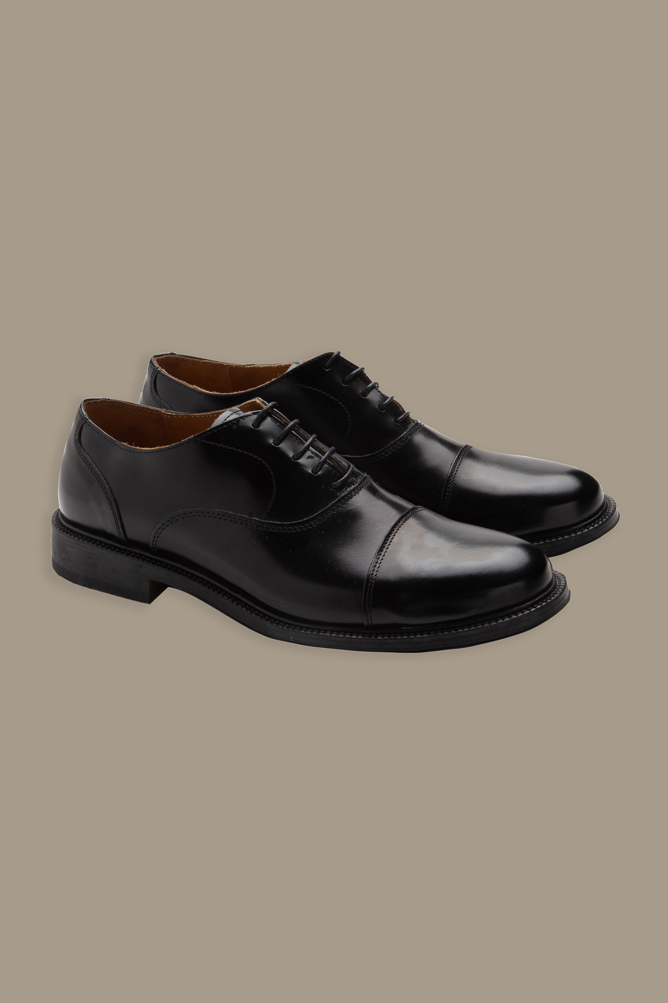 Classic derby. 100% polished leather image number null