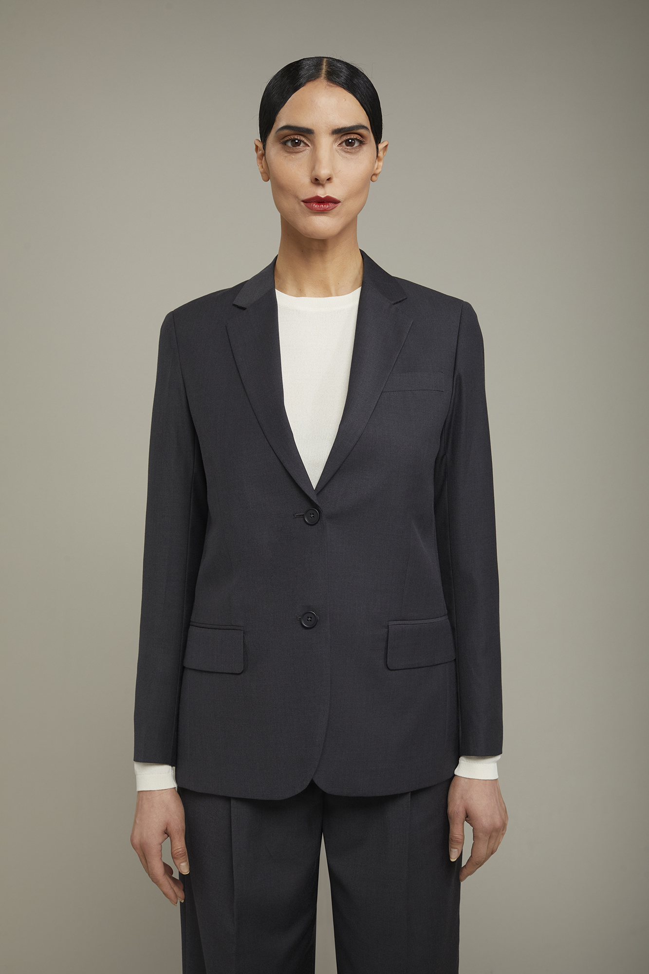 Women's single-breasted jacket with two-button lapel image number null
