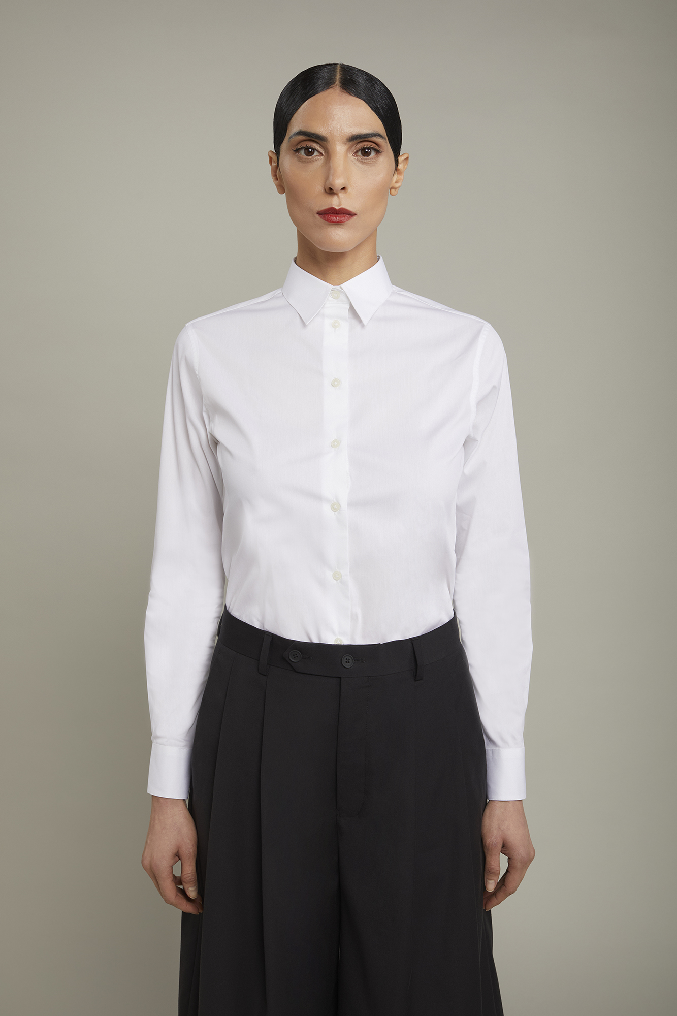 Women's classic solid color stretch cotton shirt image number null
