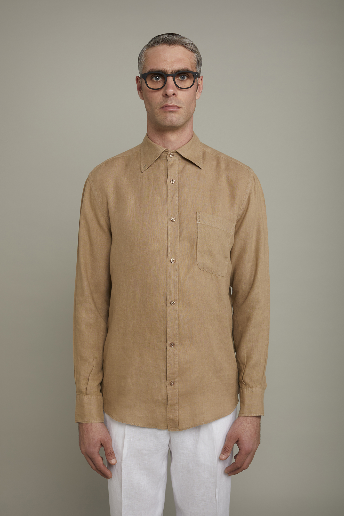 Herrenhemd mit Button-Down-Kragen aus 100 % Leinen in bequemer Passform image number null