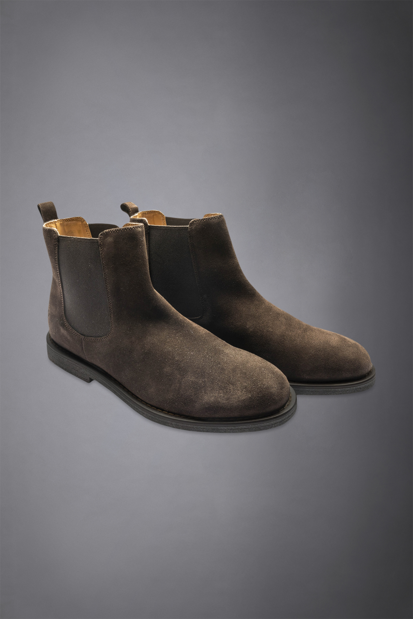 Men's chelsea boots 100% suede with rubber sole image number null