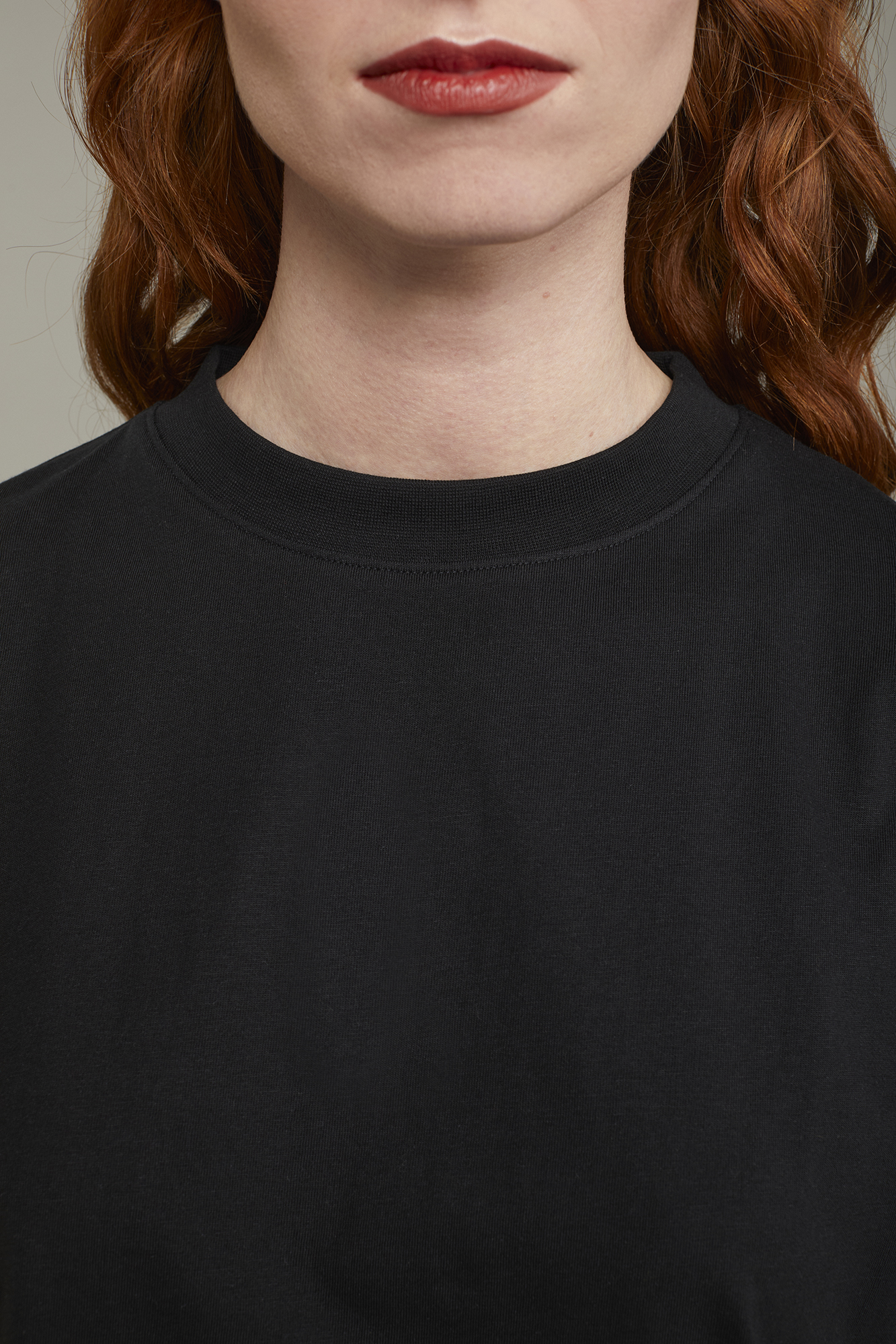 Damen-T-Shirt mit Rundhalsausschnitt aus 100 % Baumwolle in normaler Passform image number null